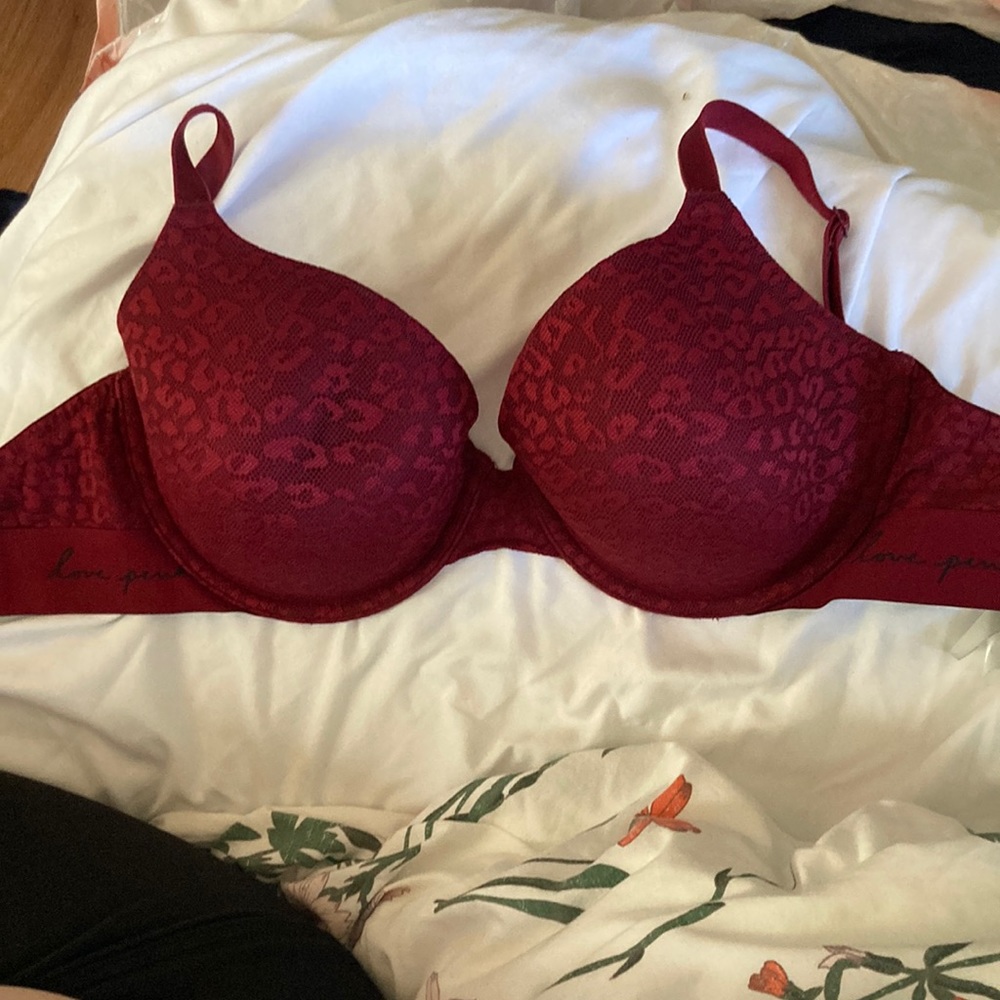 Burgundy Lace Lightly Lined T-Shirt Bra from Victoria Secret Pink